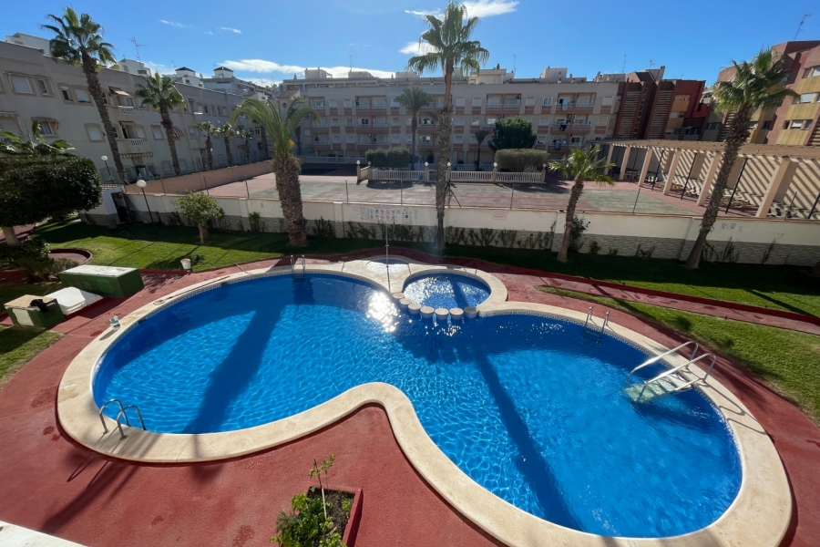 Re-Sale - Apartment - Torrevieja - Torrevieja - Centre