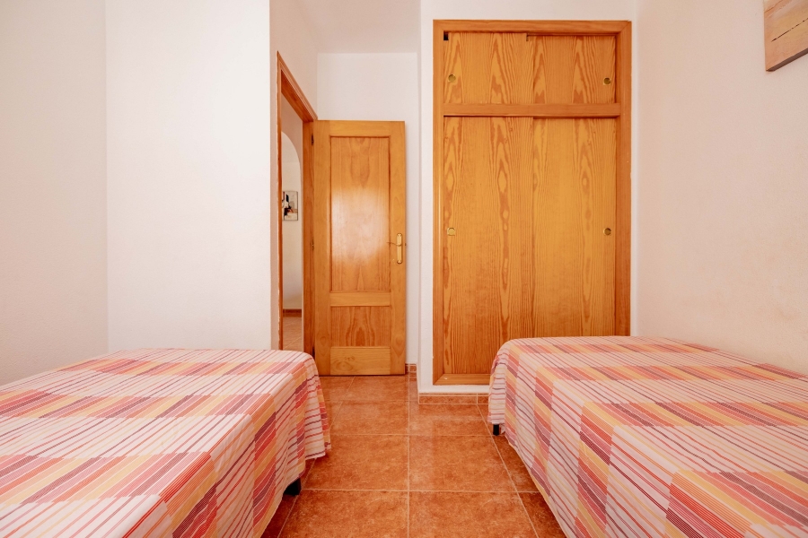 Re-Sale - Apartment - Torrevieja - Playa Los Locos