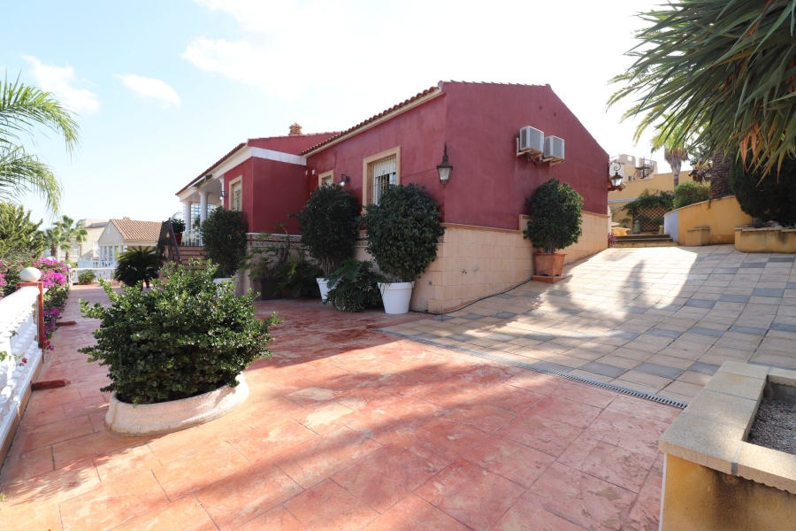 Re-Sale - Detached Villa - Algorfa - Lomas de La Juliana