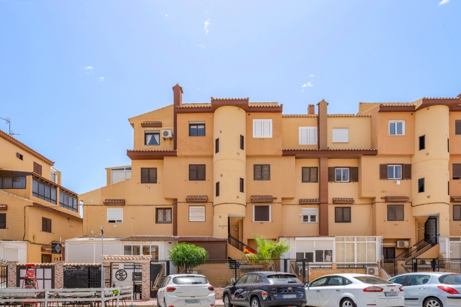 Re-Sale - Apartment - Torrevieja - Aguas Nuevas