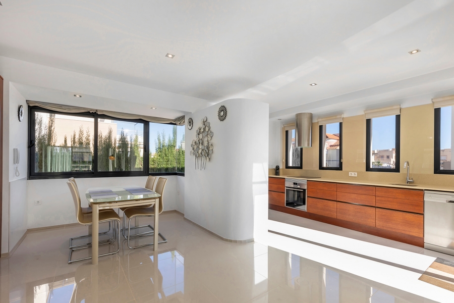 Re-Sale - Detached Villa - Orihuela Costa - La Zenia