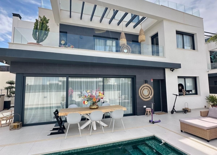 Re-Sale - Detached Villa - Algorfa - La Finca Golf Resort