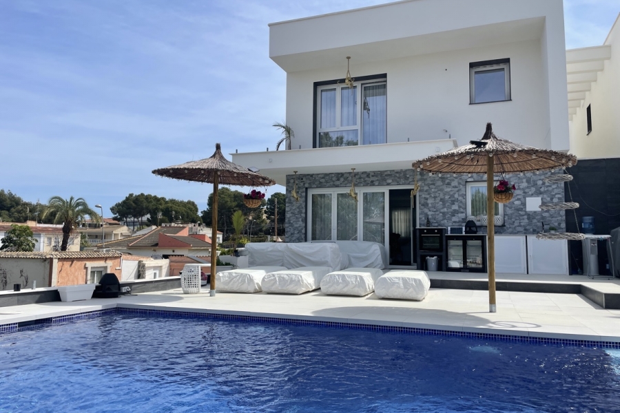 Re-Sale - Detached Villa - Torrevieja - Los Balcones