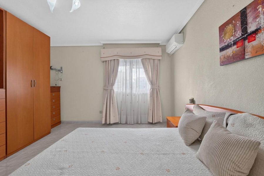 Re-Sale - Apartment - Torrevieja - Torrevieja - Centre