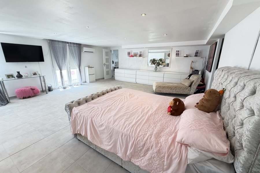 Re-Sale - Detached Villa - San Miguel de Salinas - Lake View Mansions