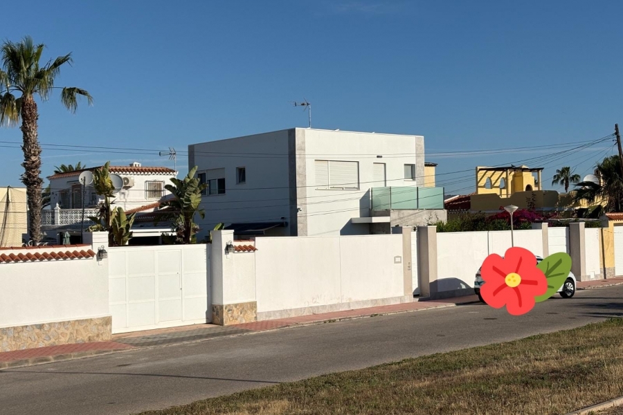 Re-Sale - Detached Villa - Torrevieja - Torretas