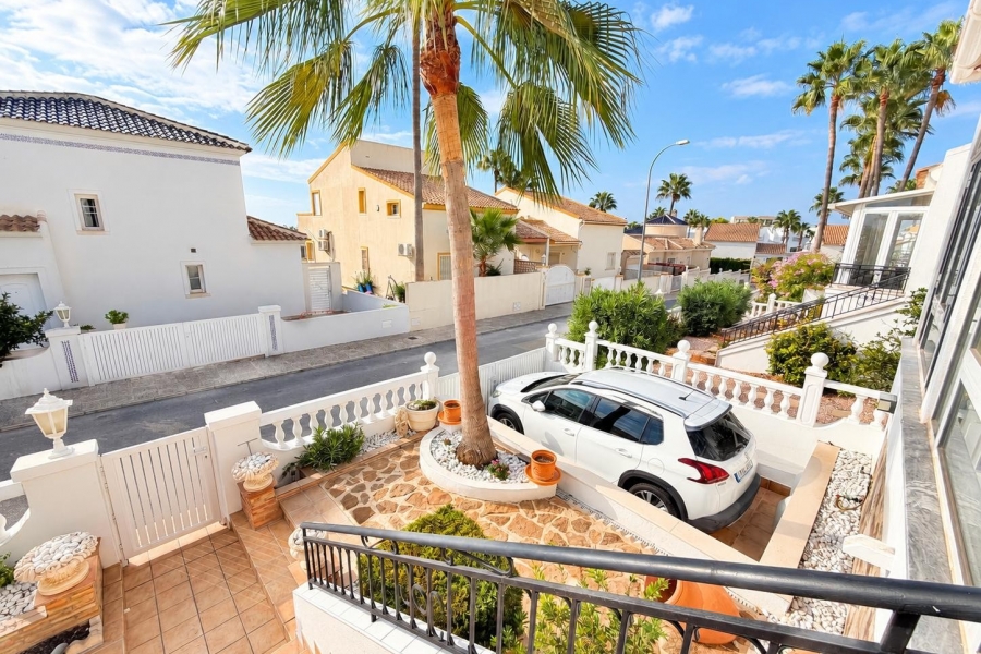 Re-Sale - Semi Detached Villa - Orihuela Costa - Villamartin