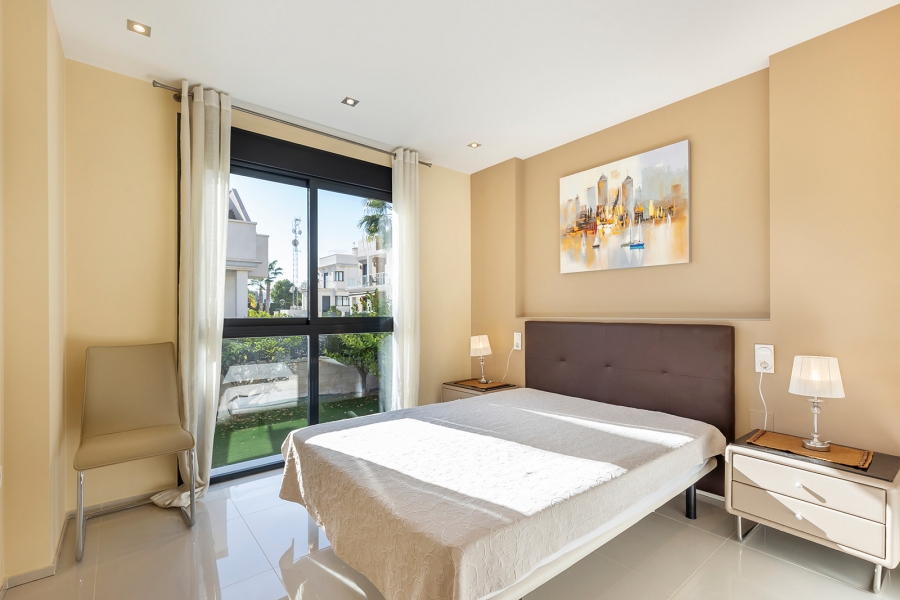 Re-Sale - Detached Villa - Orihuela Costa - La Zenia