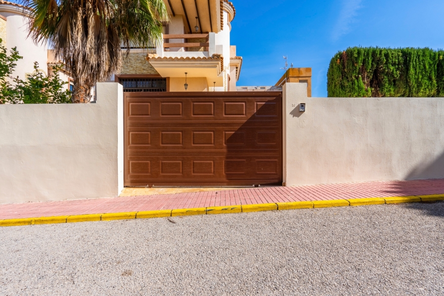 Re-Sale - Detached Villa - Orihuela Costa - Villamartin