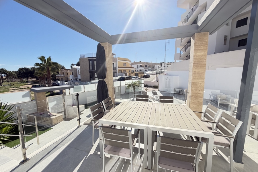 Re-Sale - Detached Villa - Orihuela Costa - Villamartin