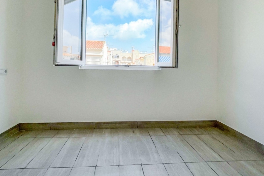 Re-Sale - Apartment - Torrevieja - Torrevieja - Centre