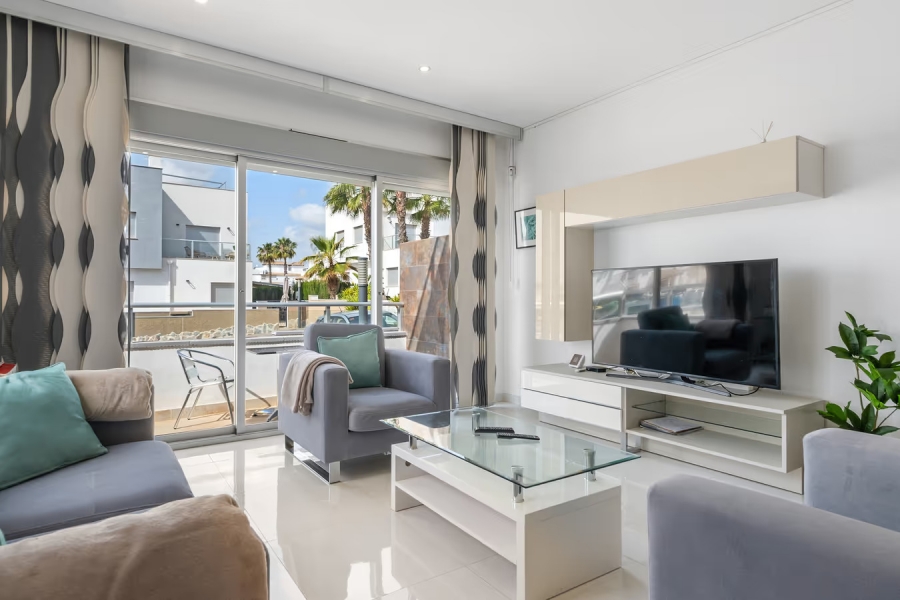 Re-Sale - Semi Detached Villa - Orihuela Costa - Punta Prima