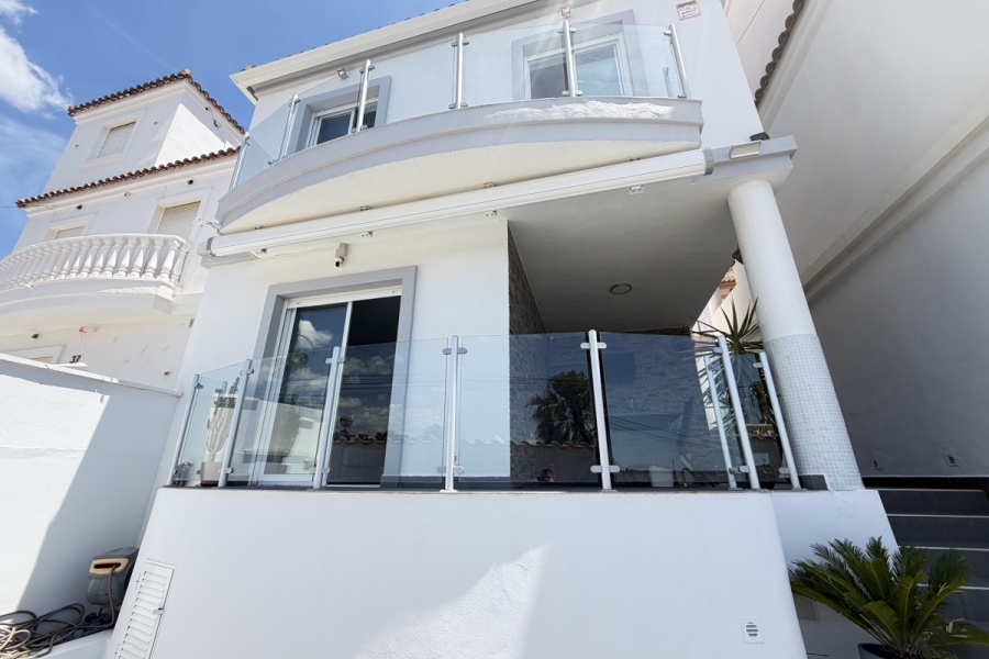 Re-Sale - Detached Villa - Orihuela Costa - Villamartin