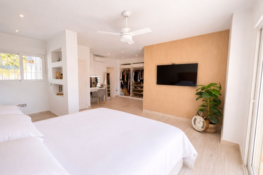 Re-Sale - Detached Villa - Orihuela Costa - Los Dolses