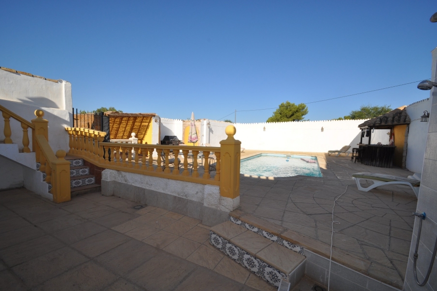 Re-Sale - Country Property - Pinoso - Edge of town