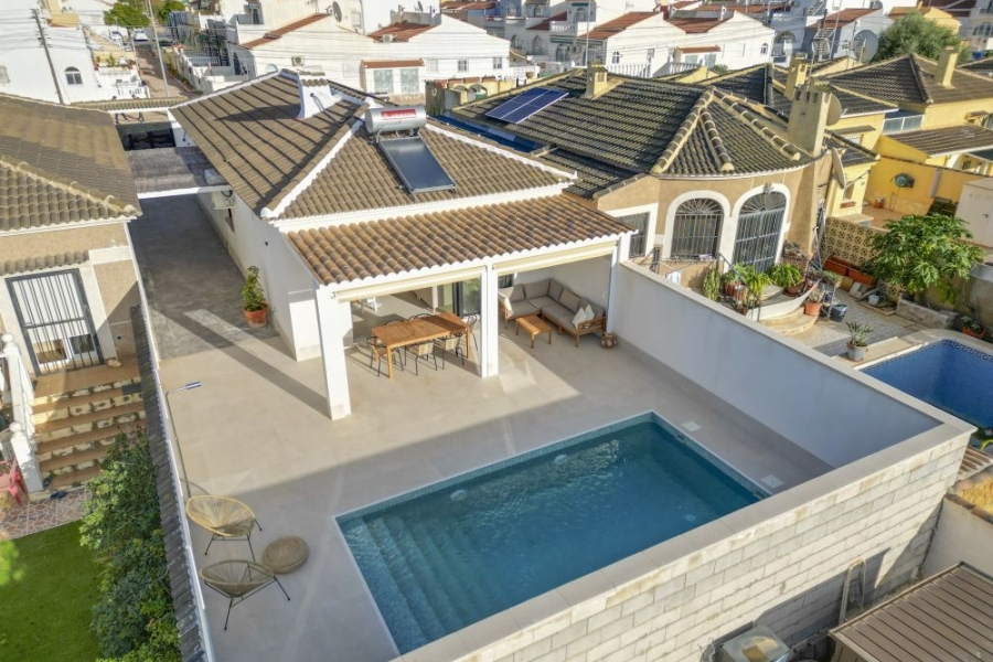 Re-Sale - Detached Villa - Torrevieja - El Chaparral