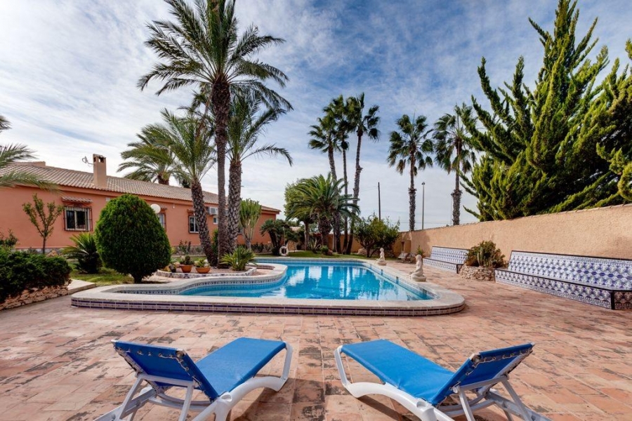 Re-Sale - Detached Villa - Torrevieja - El Chaparral