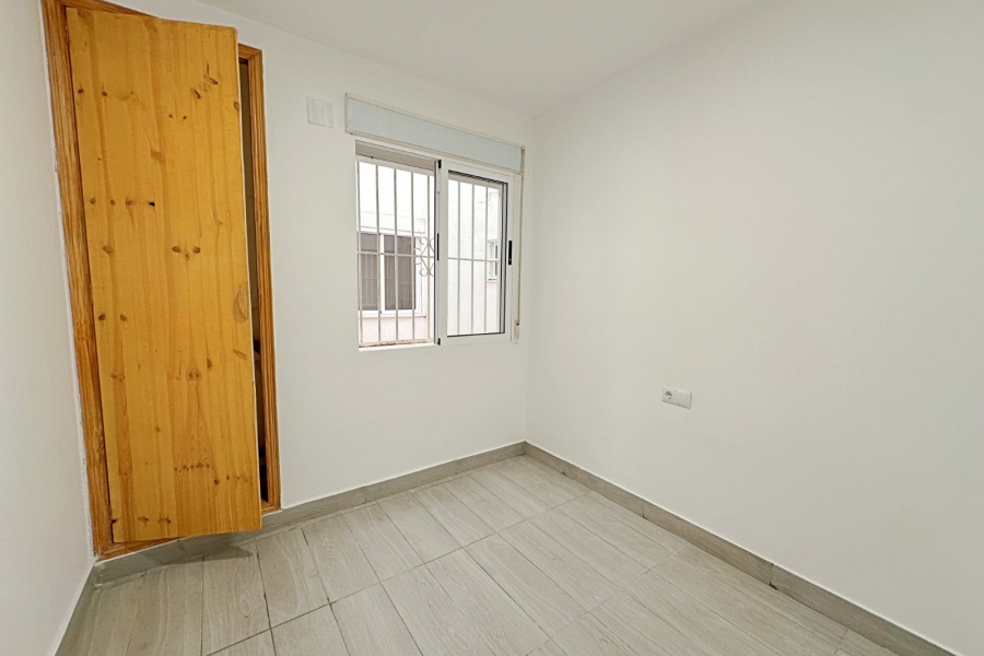 Re-Sale - Apartment - Torrevieja - Torrevieja - Centre