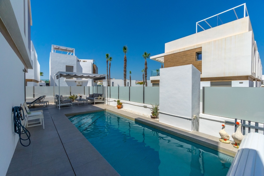 Re-Sale - Detached Villa - Orihuela Costa - Villamartin