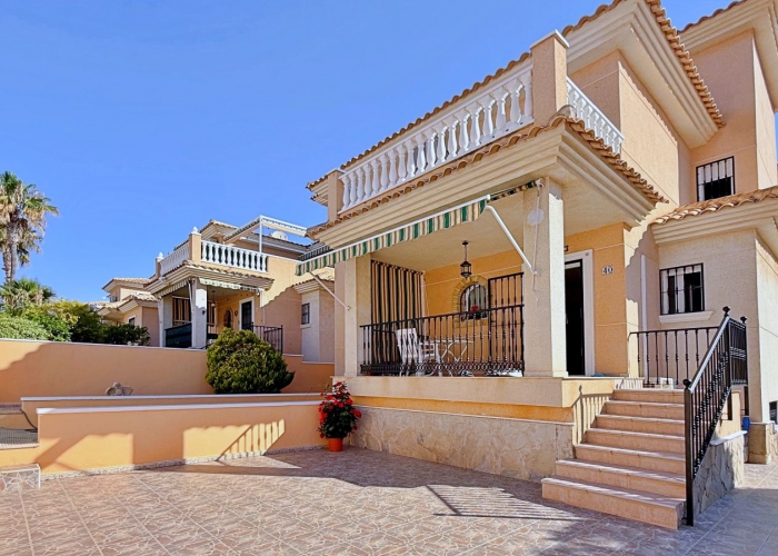 Re-Sale - Detached Villa - Orihuela Costa - Punta Prima