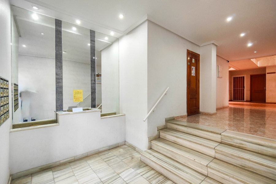 Re-Sale - Apartment - Torrevieja - Torrevieja - Centre