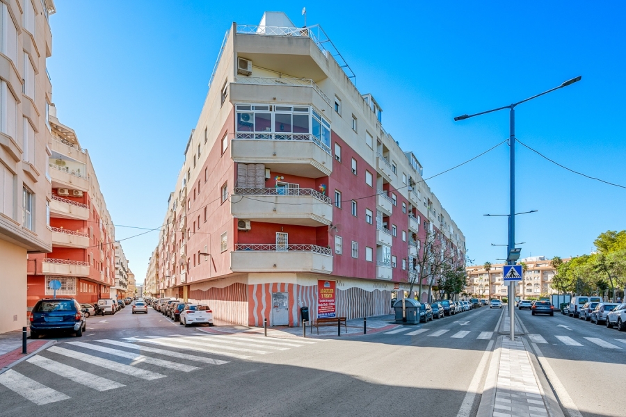 Re-Sale - Apartment - Torrevieja - Torrevieja - Centre