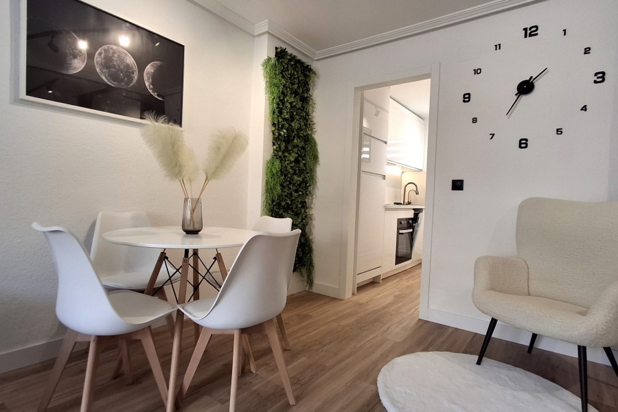 Re-Sale - Apartment - Torrevieja - Torrevieja - Centre