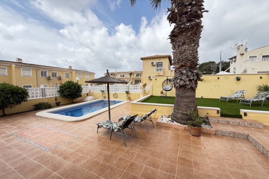 Re-Sale - Detached Villa - Orihuela Costa - Villamartin
