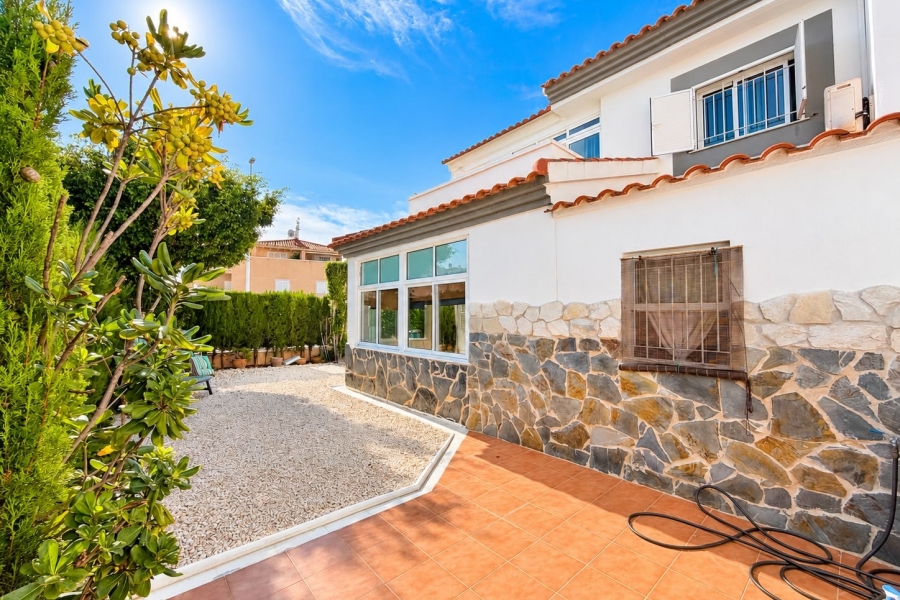 Re-Sale - Semi Detached Villa - Orihuela Costa - Playa Flamenca