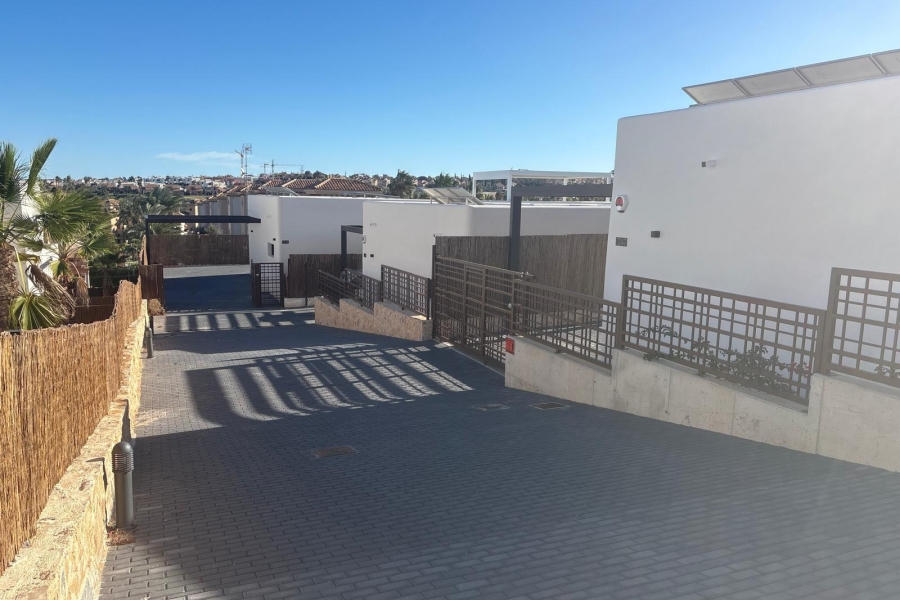Re-Sale - Detached Villa - Algorfa - La Finca Golf Resort