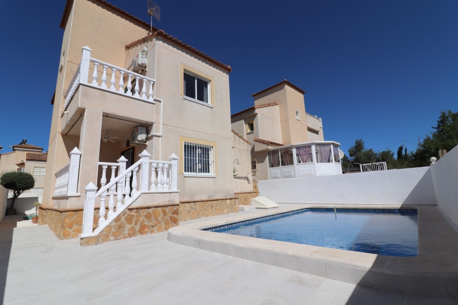 Re-Sale - Detached Villa - San Miguel de Salinas - Lake View Mansions