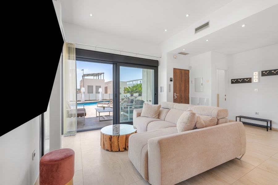 Re-Sale - Detached Villa - Orihuela Costa - Villamartin