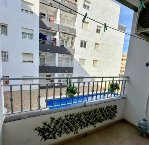 Re-Sale - Apartment - Torrevieja - Torrevieja - Centre