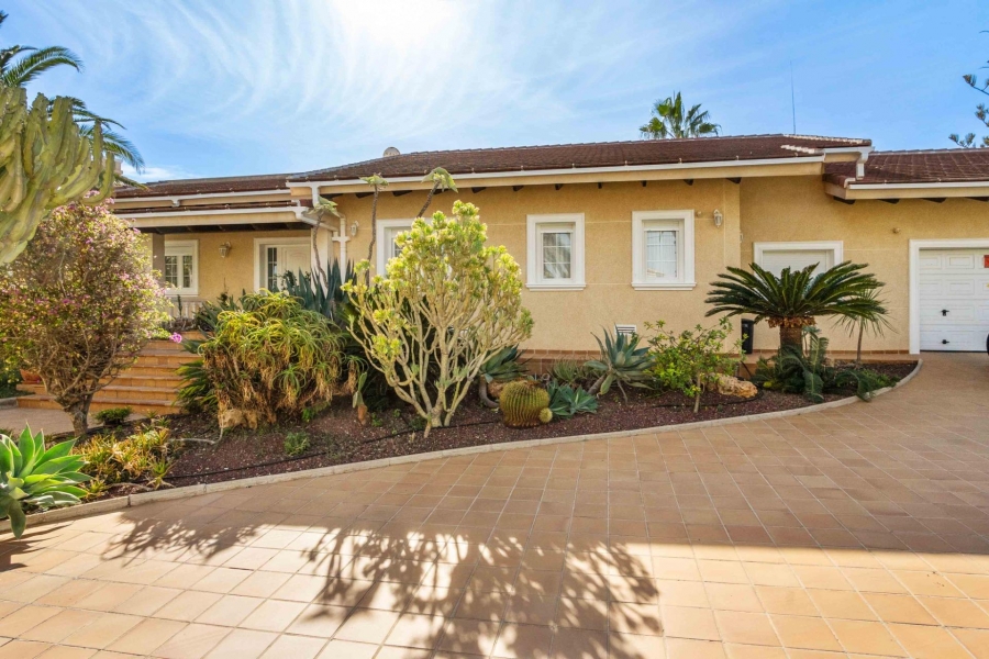 Re-Sale - Detached Villa - Orihuela Costa - Cabo Roig