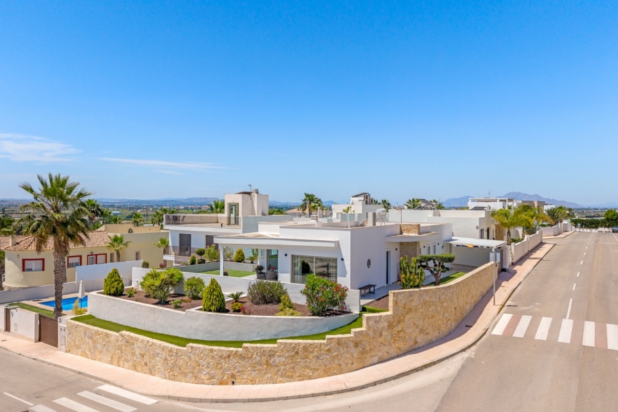 Re-Sale - Detached Villa - La Marina - La Marina - Urbanization