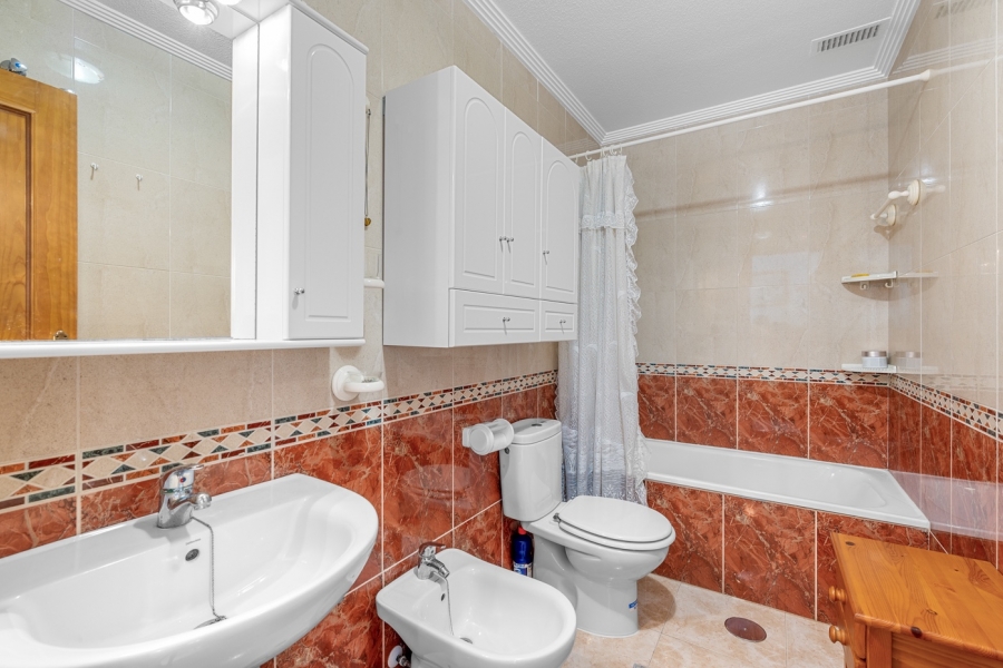 Re-Sale - Apartment - Torrevieja - Torrevieja - Centre