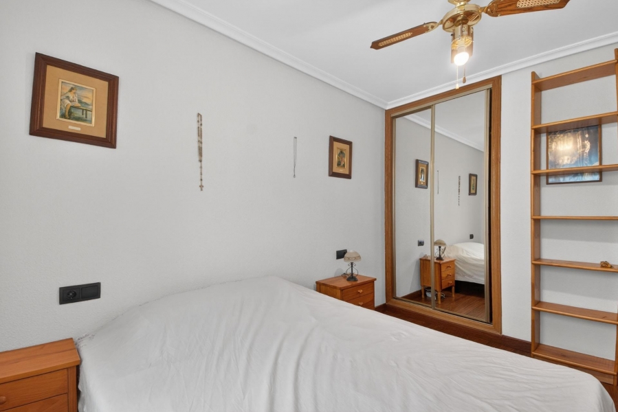 Re-Sale - Apartment - Torrevieja - Torrevieja - Centre