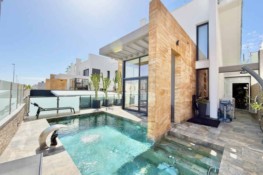 Re-Sale - Detached Villa - Orihuela Costa - Lomas de Cabo Roig