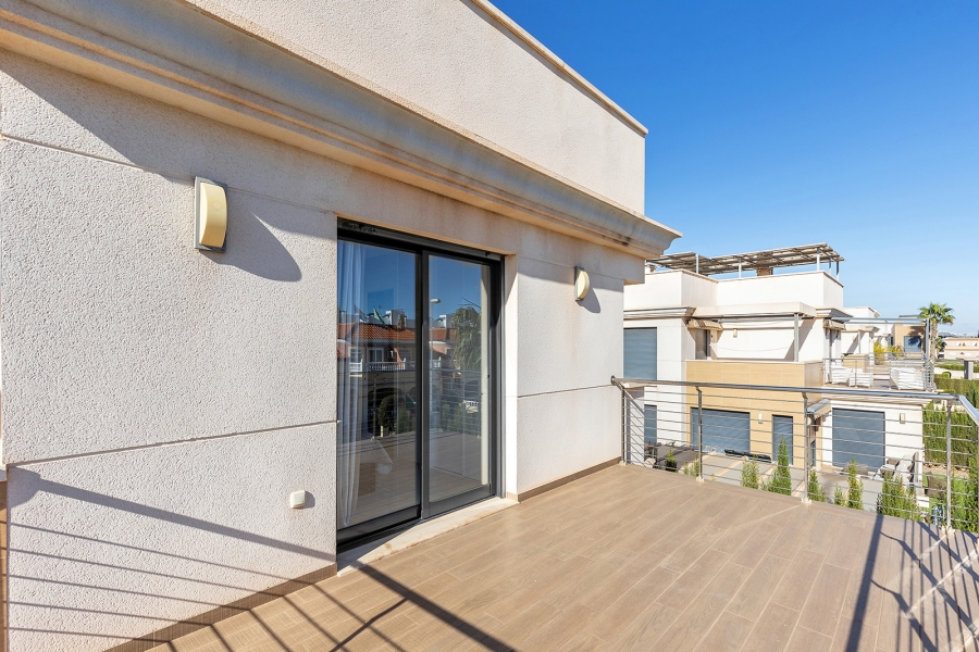 Re-Sale - Detached Villa - Orihuela Costa - La Zenia