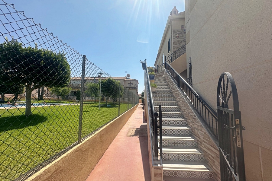 Re-Sale - Apartment - Torrevieja - Aguas Nuevas