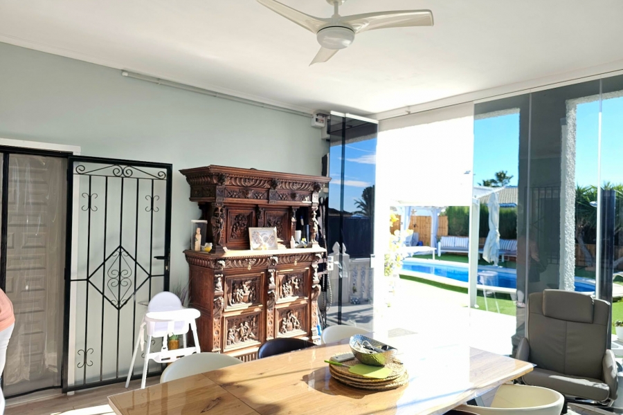 Re-Sale - Detached Villa - La Marina - La Marina - Urbanization