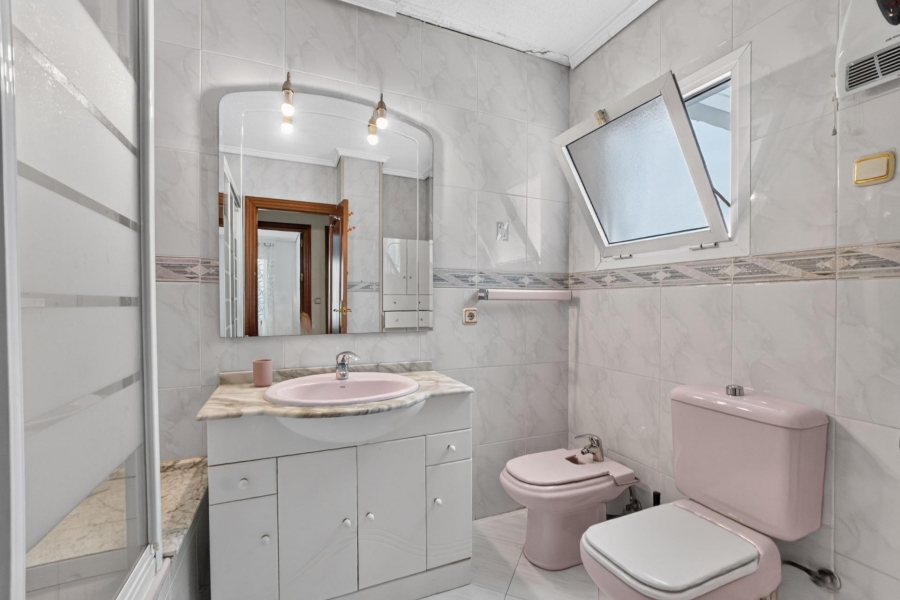 Re-Sale - Apartment - Torrevieja - Torrevieja - Centre