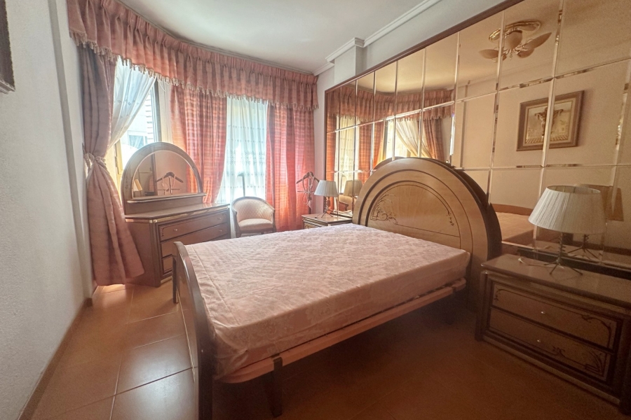 Re-Sale - Apartment - Torrevieja - Torrevieja - Centre