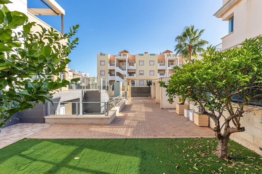 Re-Sale - Detached Villa - Orihuela Costa - La Zenia