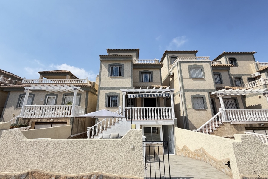 Re-Sale - Detached Villa - Orihuela Costa - Villamartin