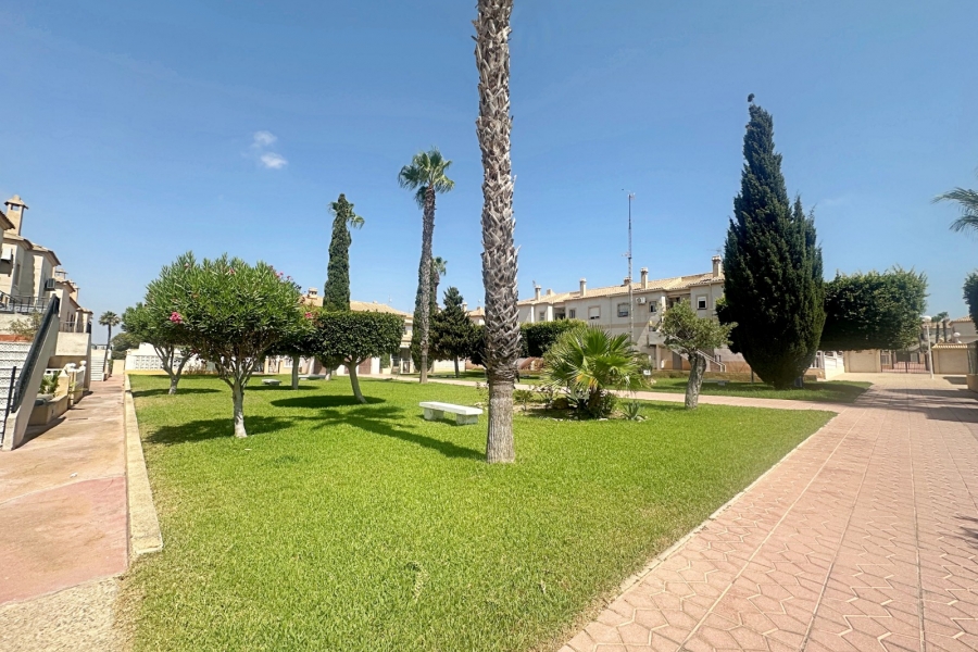 Re-Sale - Apartment - Torrevieja - Aguas Nuevas