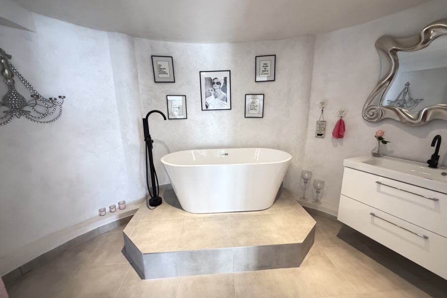 Re-Sale - Detached Villa - San Miguel de Salinas - Lake View Mansions