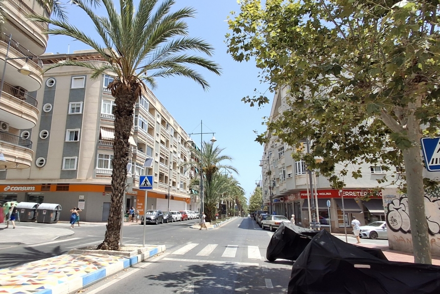 Re-Sale - Apartment - Torrevieja - Torrevieja - Centre
