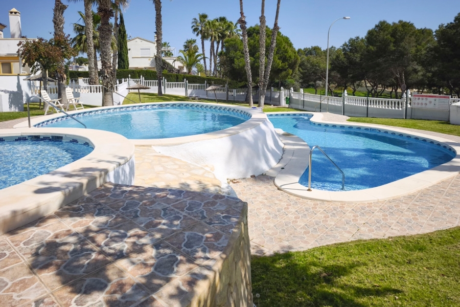 Re-Sale - Bungalow - Orihuela Costa - Villamartin