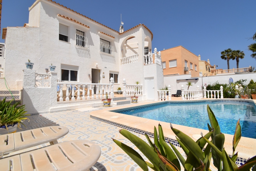 Re-Sale - Detached Villa - Orihuela Costa - Villamartin